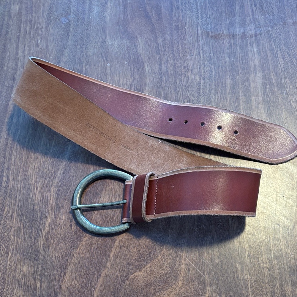 Banana Republic Brown Leather Belt with Bronze Buckle New without tags!